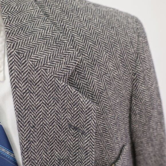DAMAGED Christopher Hayes Tweed Wool Gray Herringbone 2 Button Sport‎ Coat 42R - Picture 2 of 14